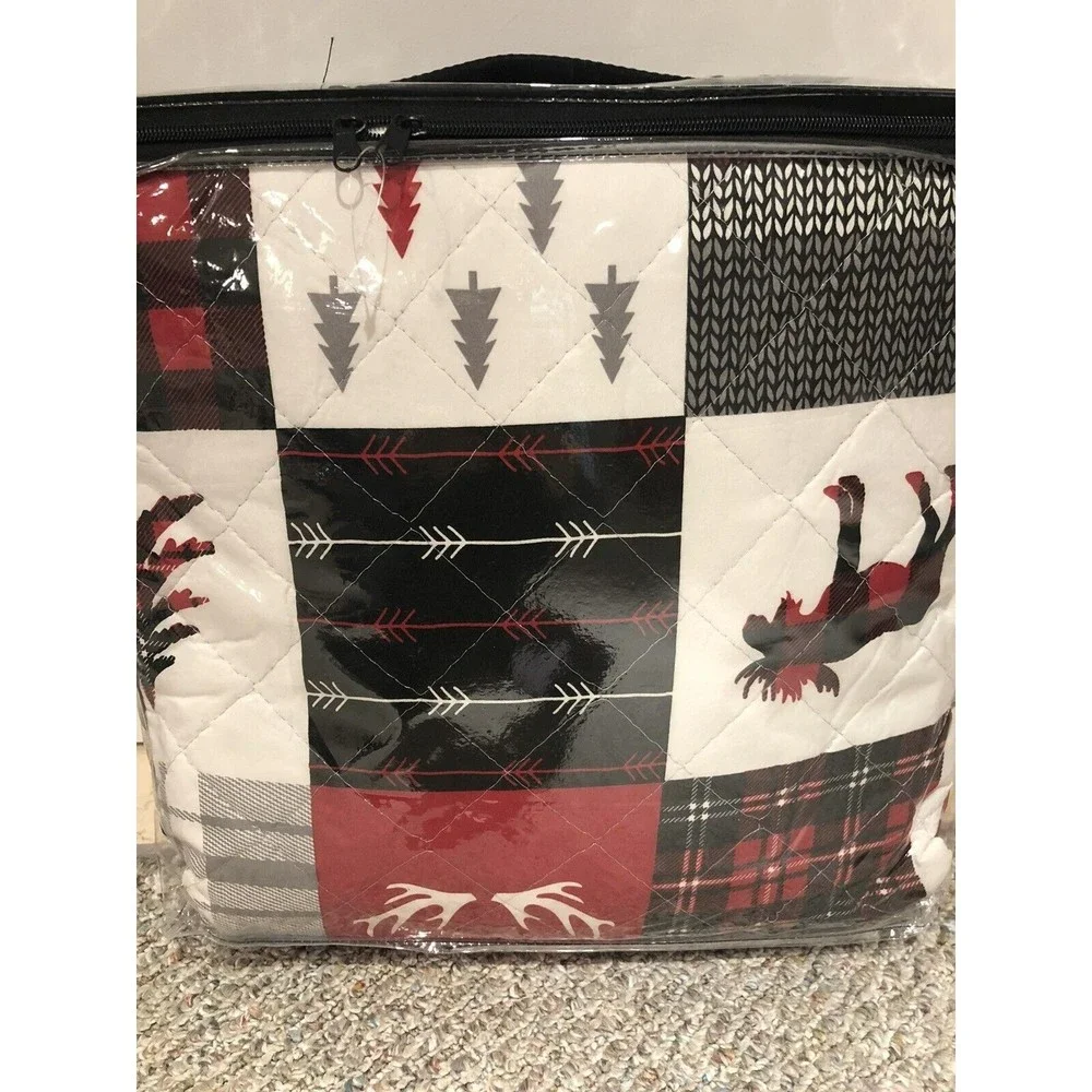 New Patchwork Reversible Printed Holiday Quilt 2 PC Set Twin Moose Bear Reindeer